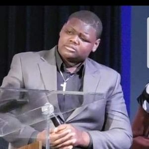 Meet your Posher, Alijah